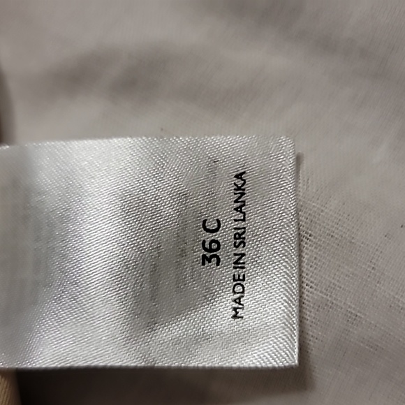 NWT MOLDED LIGHTLY LINED HALTER SWIM YOGA BATHING SUIT TOP 36C UNDERWIRE - Picture 4 of 9